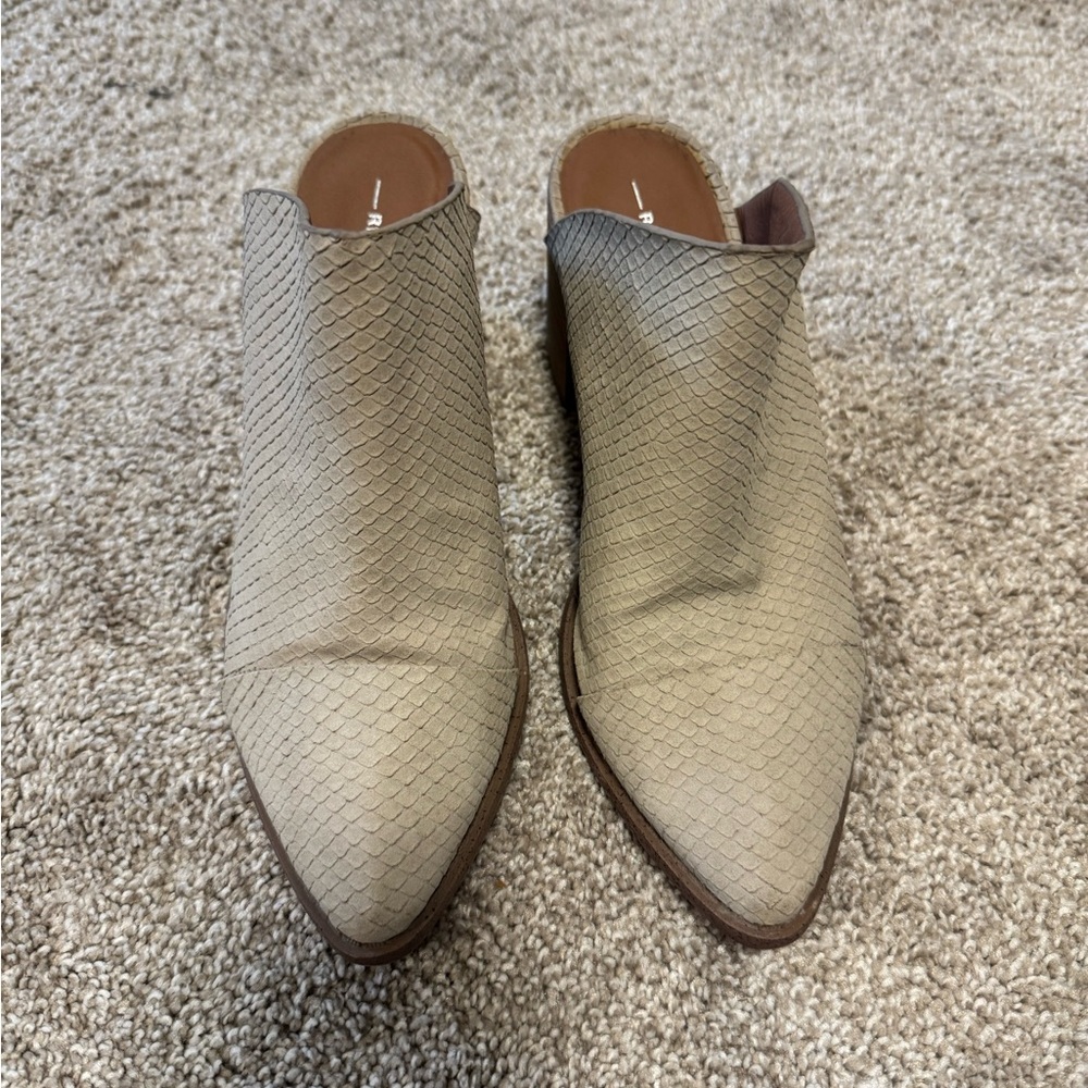 Report Beige Textured Women's Mules size 7.5